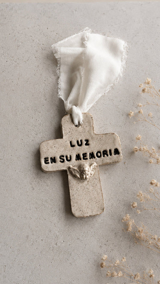 Cruz Luz En Su Memoria